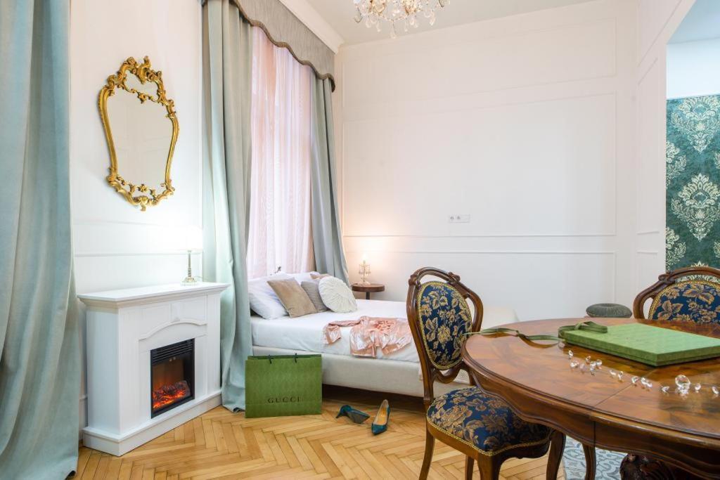 Regina Apartments On Kiraly Street บูดาเปสต์ ภายนอก รูปภาพ