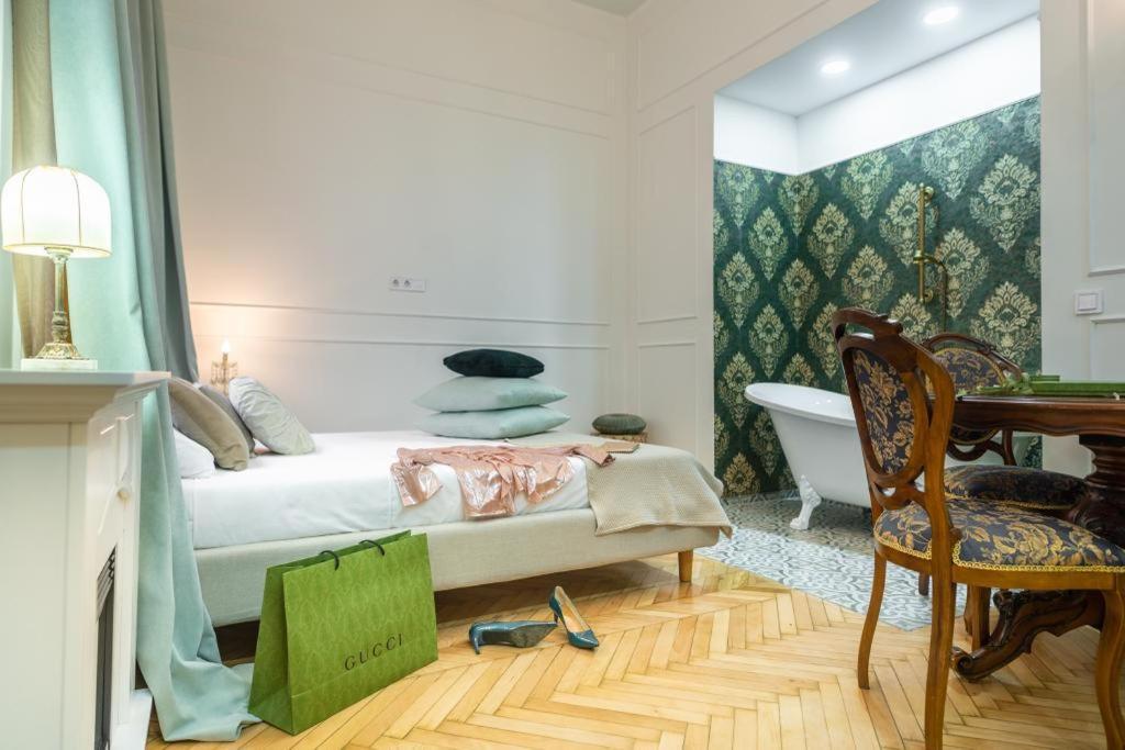 Regina Apartments On Kiraly Street บูดาเปสต์ ภายนอก รูปภาพ