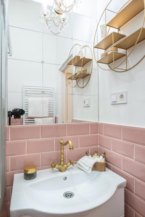 Regina Apartments On Kiraly Street บูดาเปสต์ ภายนอก รูปภาพ
