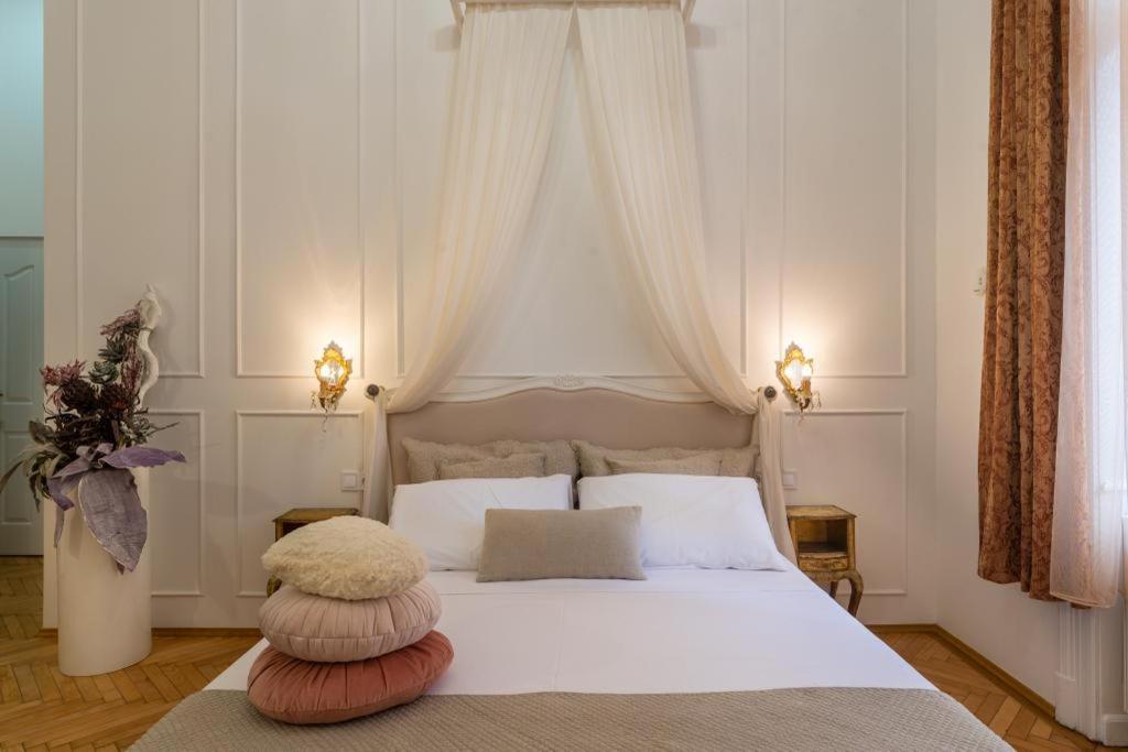 Regina Apartments On Kiraly Street บูดาเปสต์ ภายนอก รูปภาพ